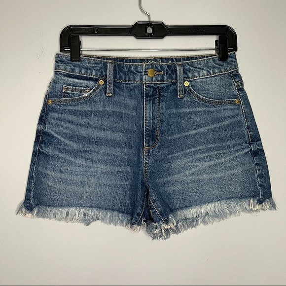 Women’s Universal thread medium wash fringe detail high waist shorts size 26 - Picture 1 of 5